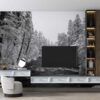 ALIPRINT Papier peint décoratif forêt enneigée, meuble moderne avec TV intégré et étagères éclairées, ambiance salon élégante et apaisante. Algerie