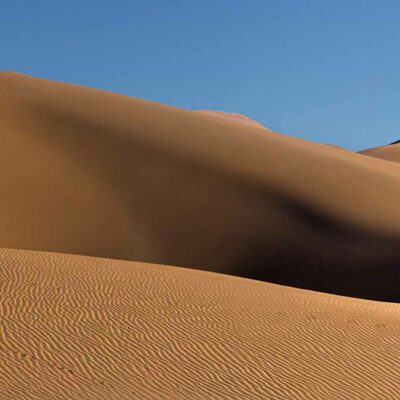 ALIPRINT Dunes majestueuses du désert sous ciel bleu, texture de sable ondulée, paysage naturel époustouflant, voyage aventure dans le désert. Algerie
