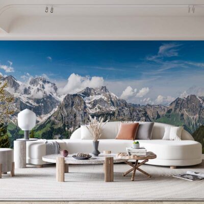 ALIPRINT Papier peint de montagnes majestueuses avec canapé élégant, table basse et fauteuil moderne. Décoration d'intérieur nature et design alpin. Algerie