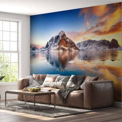 ALIPRINT Papier peint panoramique de montagnes enneigées au coucher de soleil, ajoutant une touche naturelle et apaisante au salon moderne et lumineux. Algerie